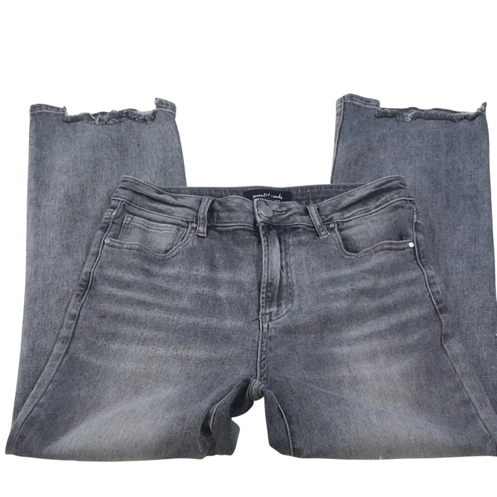 Straight Leg Women’s Jeans in Washed Gray